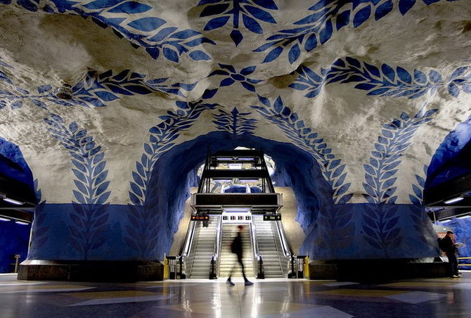 Page_metro-stockholm-station-art-02