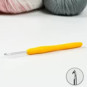 купить Крючок для вязания, с силиконовой ручкой, d 3,5 мм, 14 см, цвет жёлтый