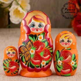 Матрёшка Земляничка, оранжевое платье, 3 кукольная, 10-12 см