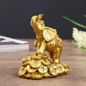 Нэцке полистоун золото Слон на горке монет 8,7х7,5х5,4 см