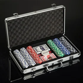 Покер в металлическом кейсе 2 колоды, фишки 300 шт сноминалом, 5 кубиков, 21 х 39.5 см