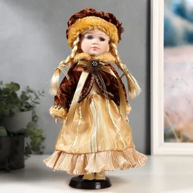 Кукла коллекционная керамика Лида в золотом платье и бархатной шубке 30 см