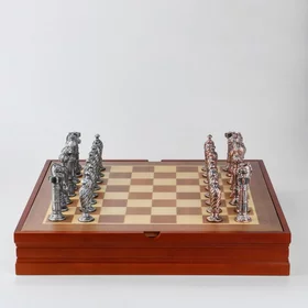 Шахматы сувенирные Рыцарские h короля-8.5 см, h пешки-5.7 см, 36 х 36 см