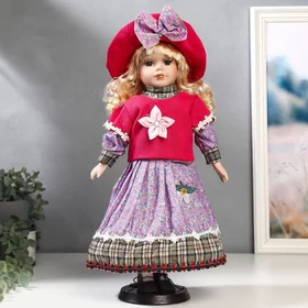 Кукла коллекционная керамика Блондинка с кудрями, розовая свитер, юбка сирень 40 см