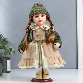 Кукла коллекционная керамика Василиса в бежевом платье, зелёном жакете 30 см