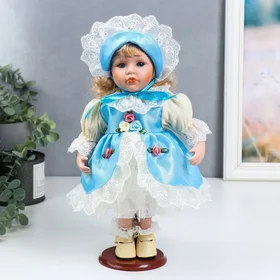 Кукла коллекционная керамика Алиса в голубом платьице и чепчике 30 см