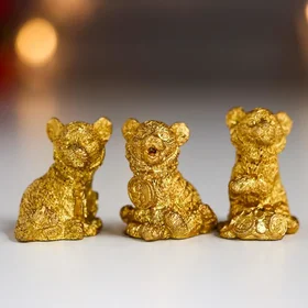 Сувенир полистоун Золотой тигрёнок с монетками МИКС 2,8х1,8х1,8 см
