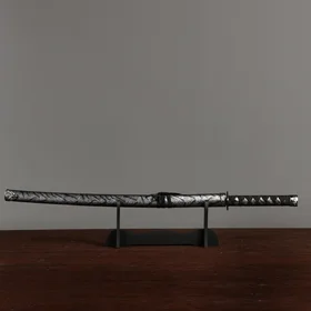 Сувенирное оружие Катана на подставке, серые ножны под зебру, 89см