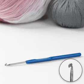 Крючок для вязания, с пластиковой ручкой, d 3,5 мм, 13,5 см, цвет синий