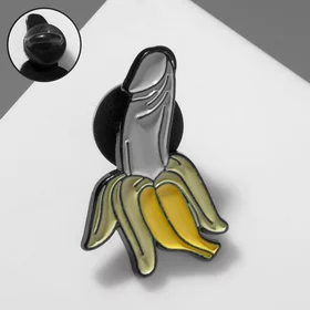 Значок Банан 18, цвет бело-жёлтый в чёрном металле