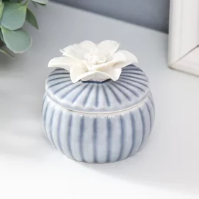 Шкатулка керамика Белый цветок голубая 7х7х6 см