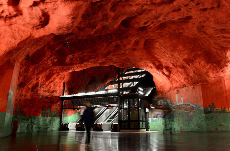 Page_the-most-impressive-underground-railway-stations-in-europe3