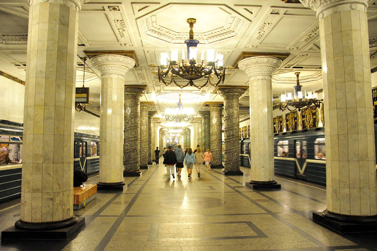 Page_the-most-impressive-underground-railway-stations-in-europe10