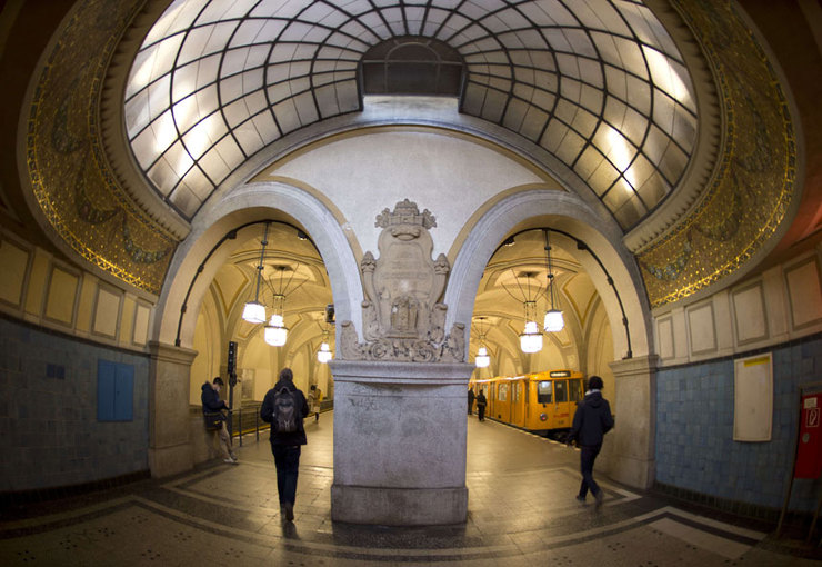 Page_the-most-impressive-underground-railway-stations-in-europe19